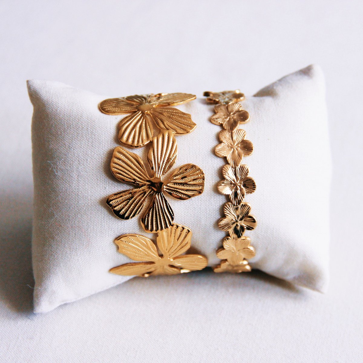 Bangle flowers - gold