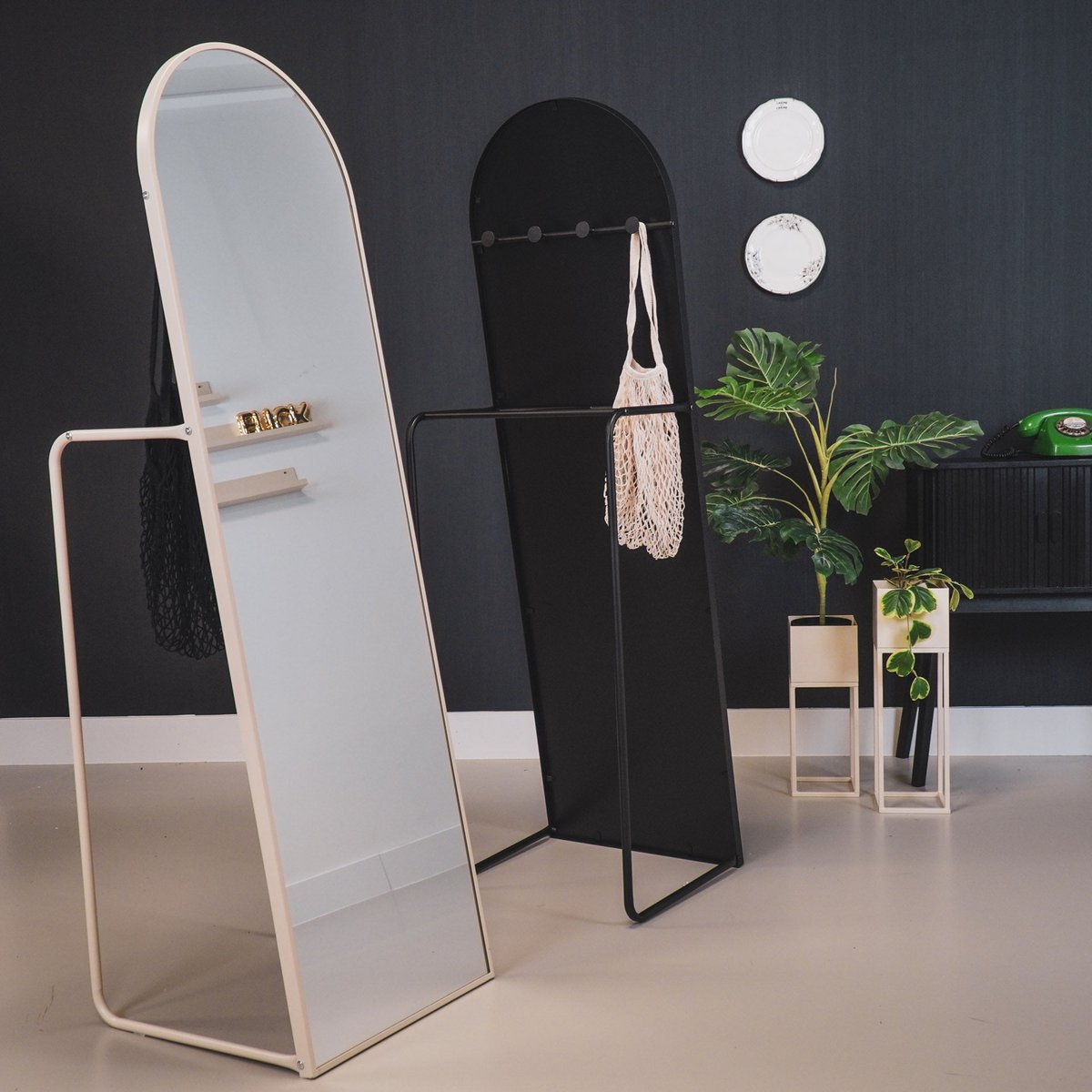 Mirror - Fitting mirror + clothes rack - Metal - Sand - 45x43x150cm