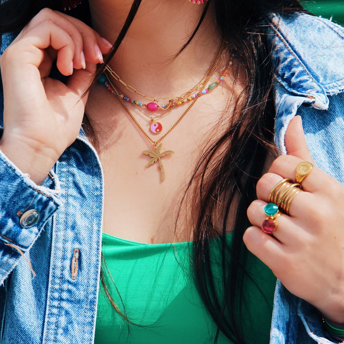 Ring with square crystal stone - magenta/gold