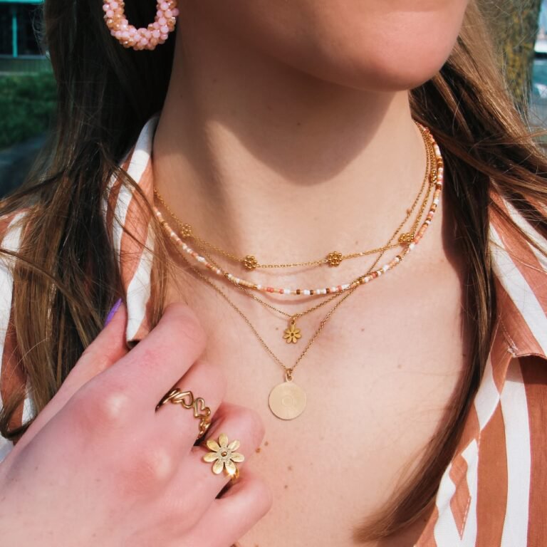 Ketting met madeliefbloemen