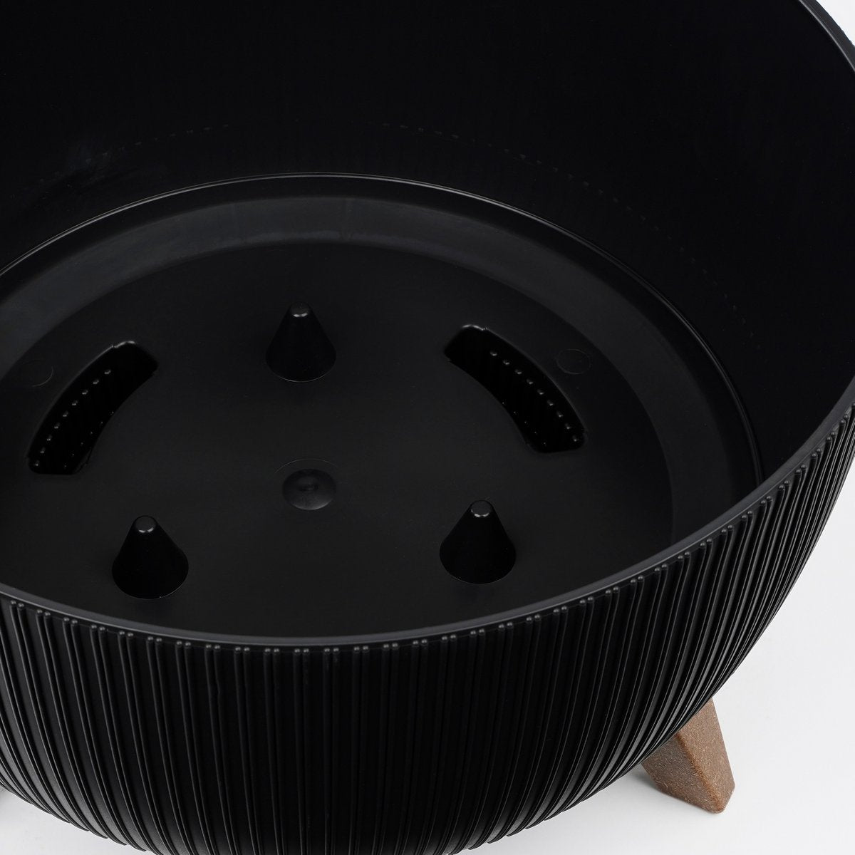 Doppio Flower Pot on Legs - H21 x Ø40 cm - Recycled Plastic - FSC Mix - Black