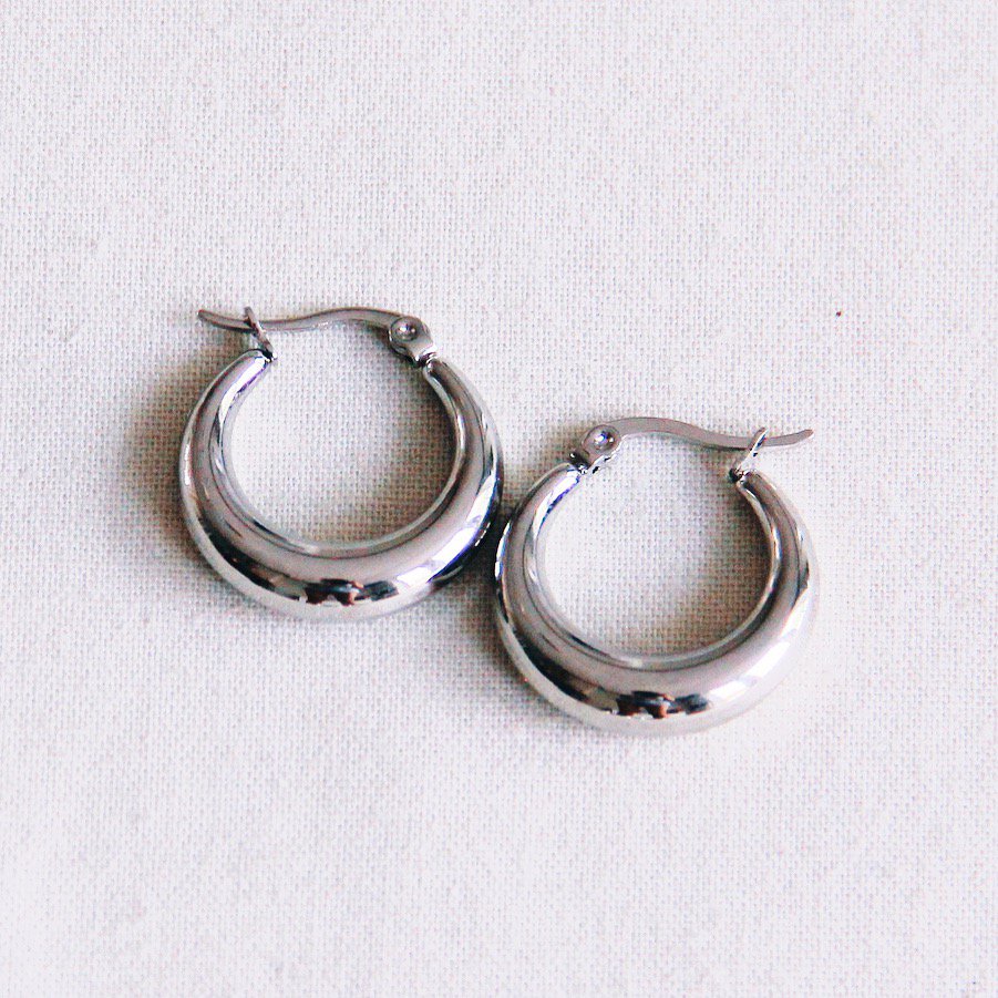 Hangende oorbel rond 19mm – silver