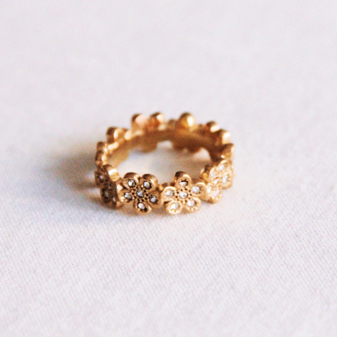 Ring bloem met zirkonia - goud