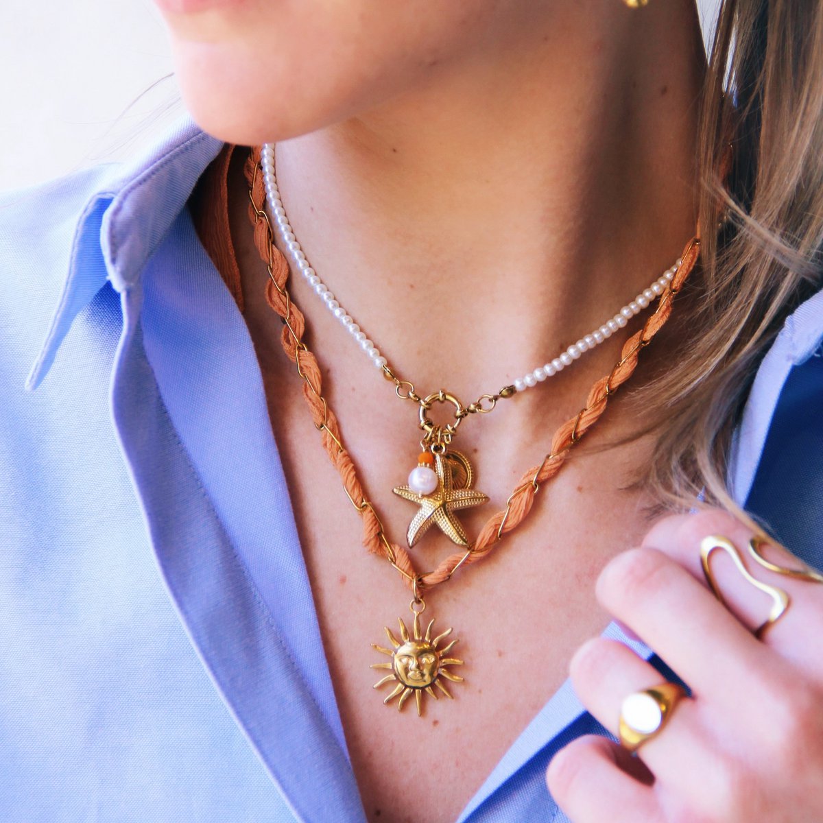 Parelketting met bedels