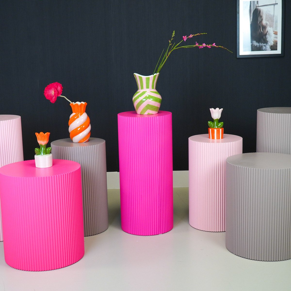 Side table / pillar - cylinder - MDF - neon pink - 30x54cm