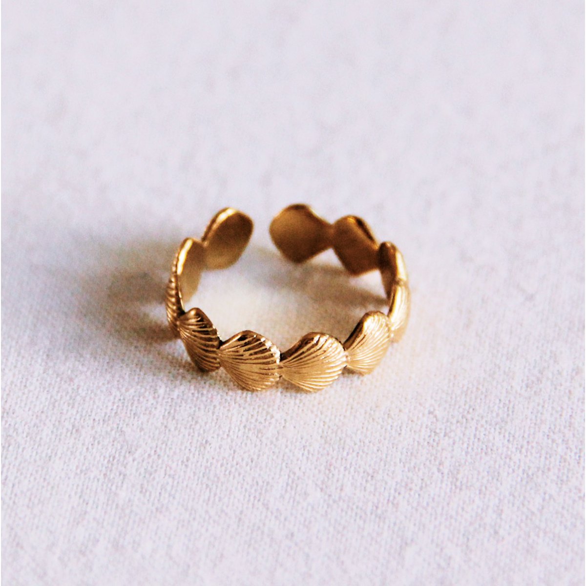 Verstelbare ring met schelpen - goud