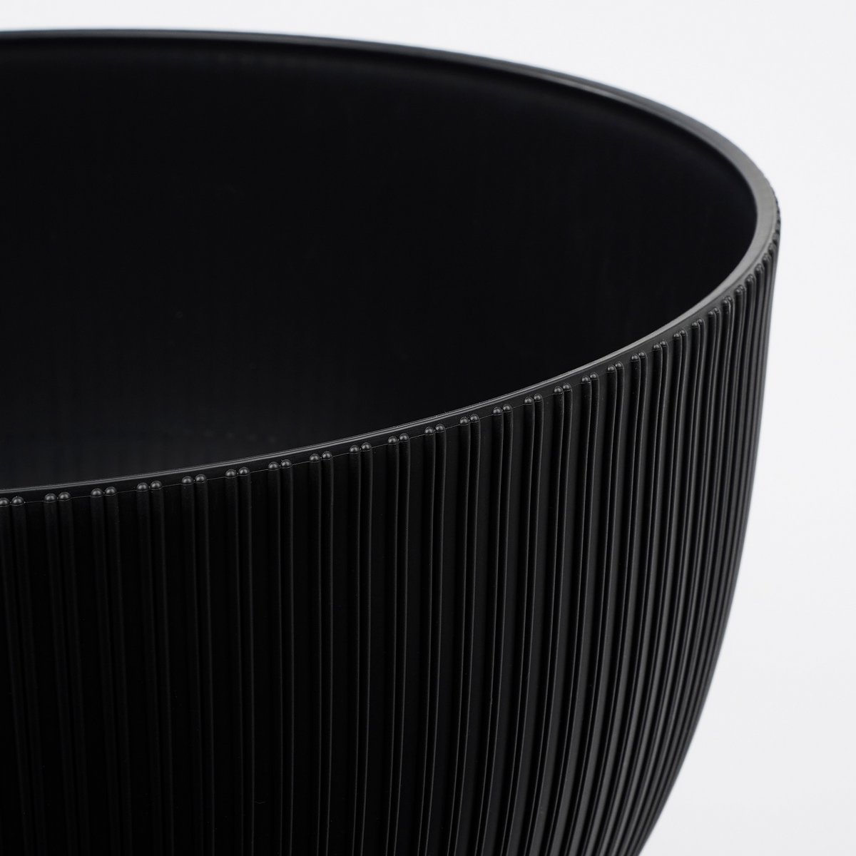 Doppio Flower Pot on Legs - H21 x Ø40 cm - Recycled Plastic - FSC Mix - Black