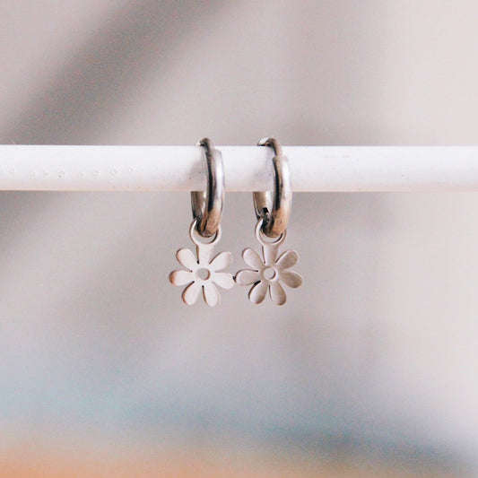 Oorbellen met bloem - zilver