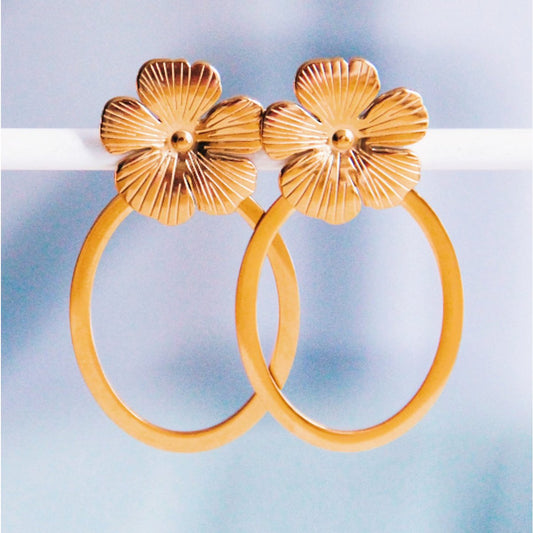 Oorbellen met bloem - goud