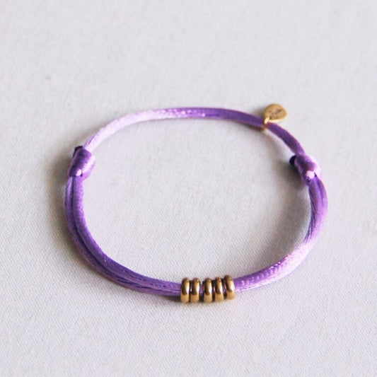 Satijnen armband met ringen – lila