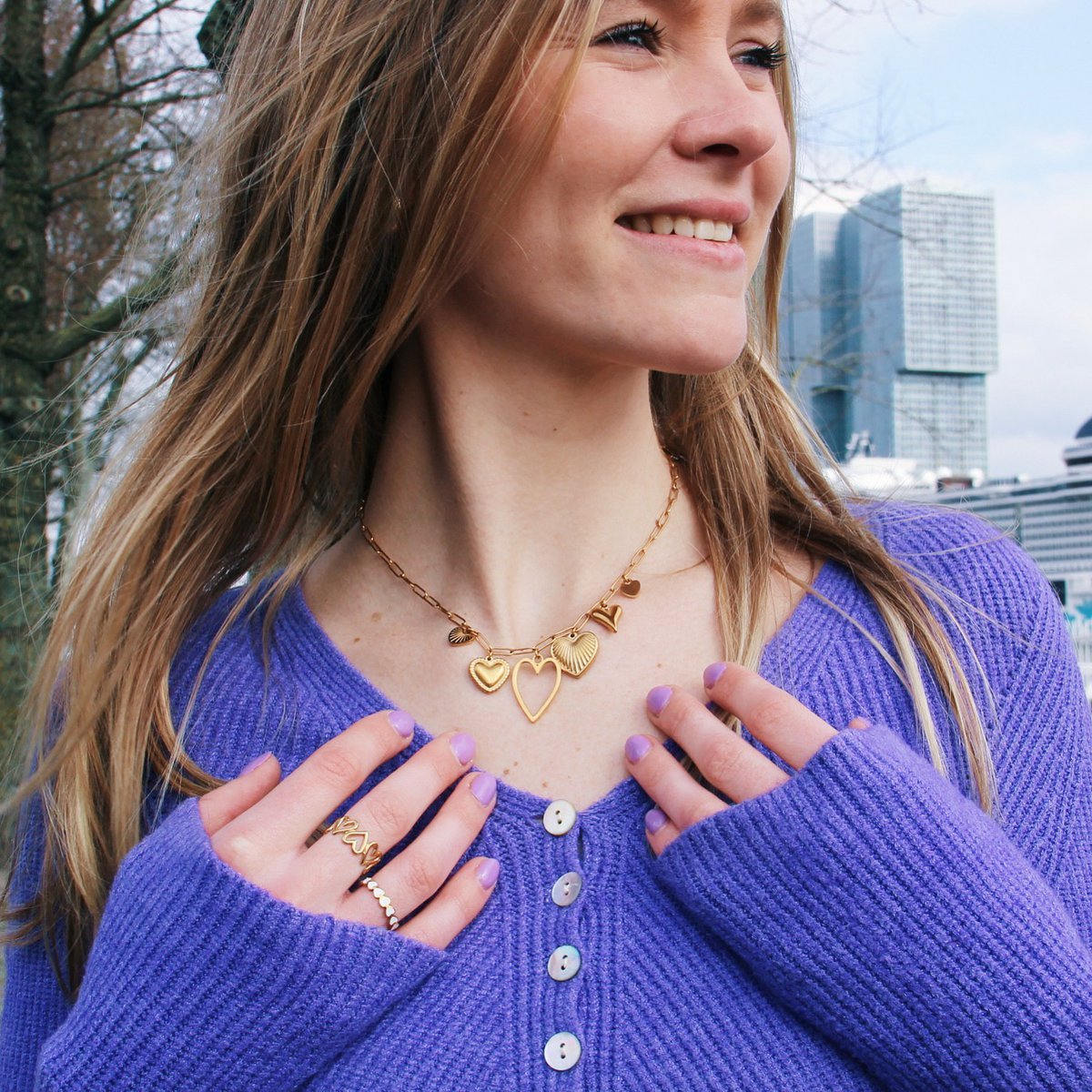 Ketting met bedels, hartjes – goud
