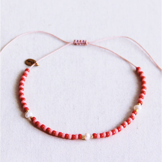 Kralen enkelbandje met parels - rood/roze