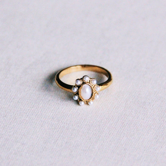 Vintagelook ring met parelstenen - goud